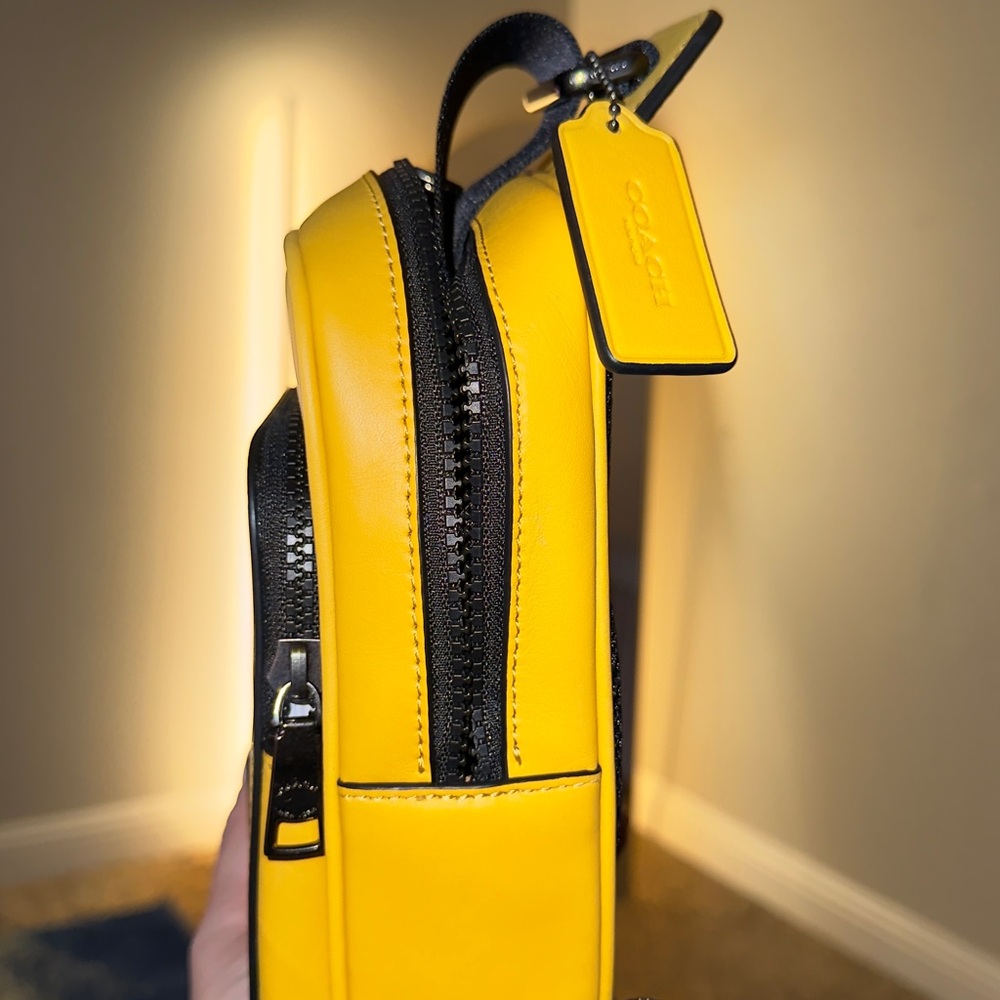Authentic Coach Racer Sling Pack - Picture 2 of 4